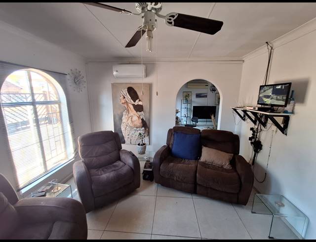 3 BEDROOM HOUSE FOR SALE IN VANDERBIJLPARK SE 3